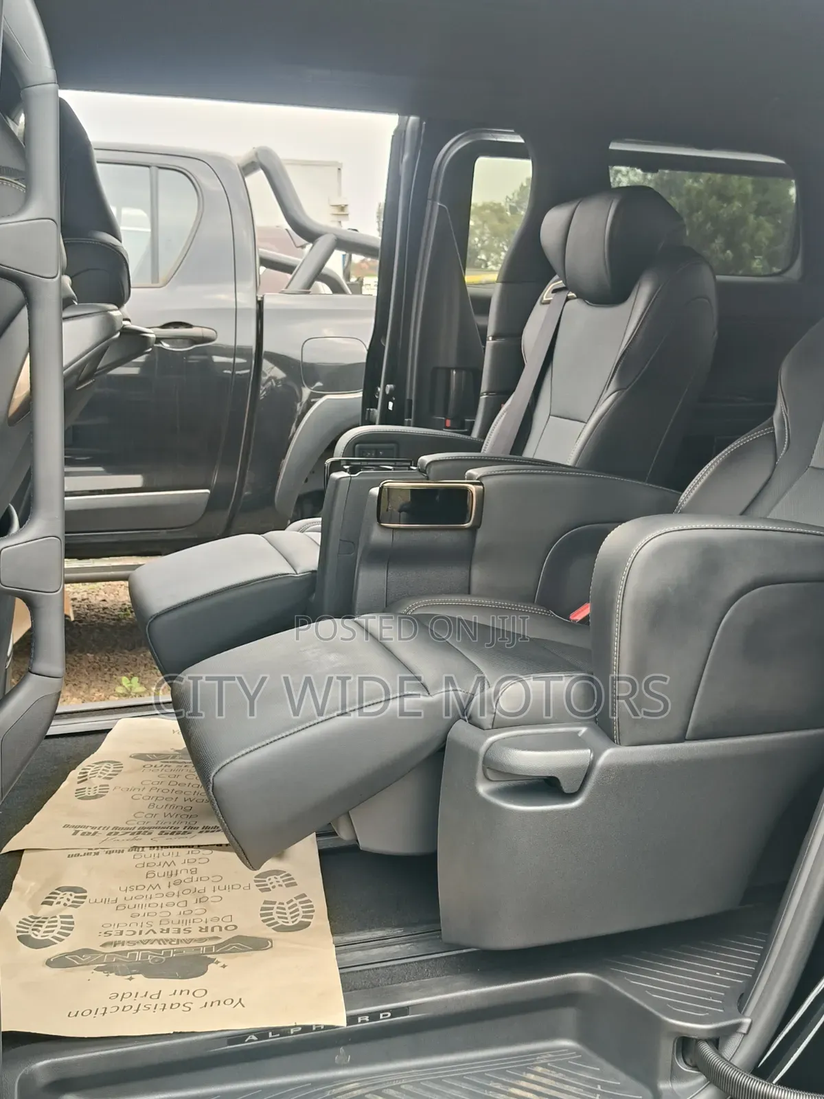 Toyota Vellfire 2025 Black