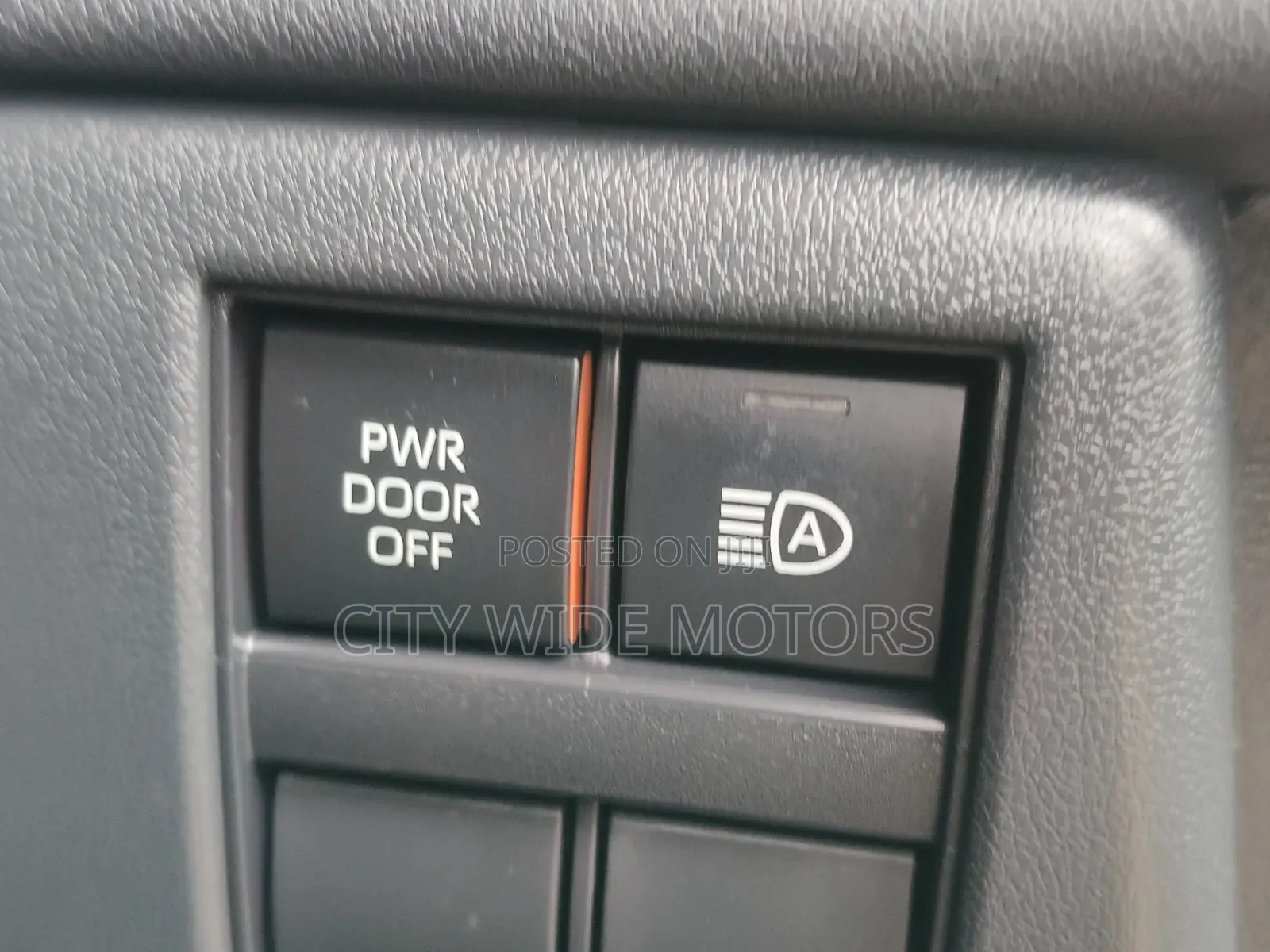 Toyota Vellfire 2025 Black