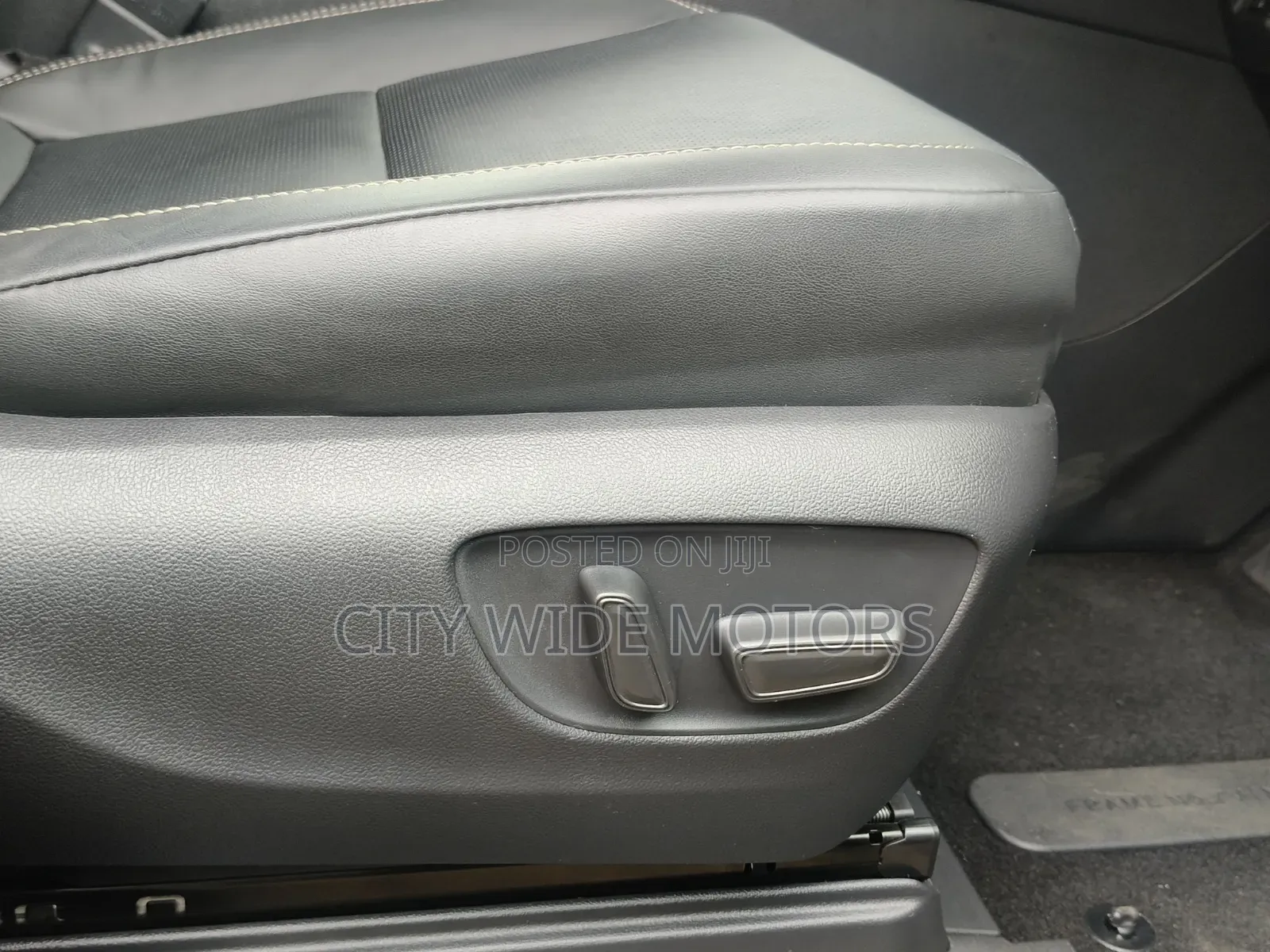 Toyota Vellfire 2025 Black