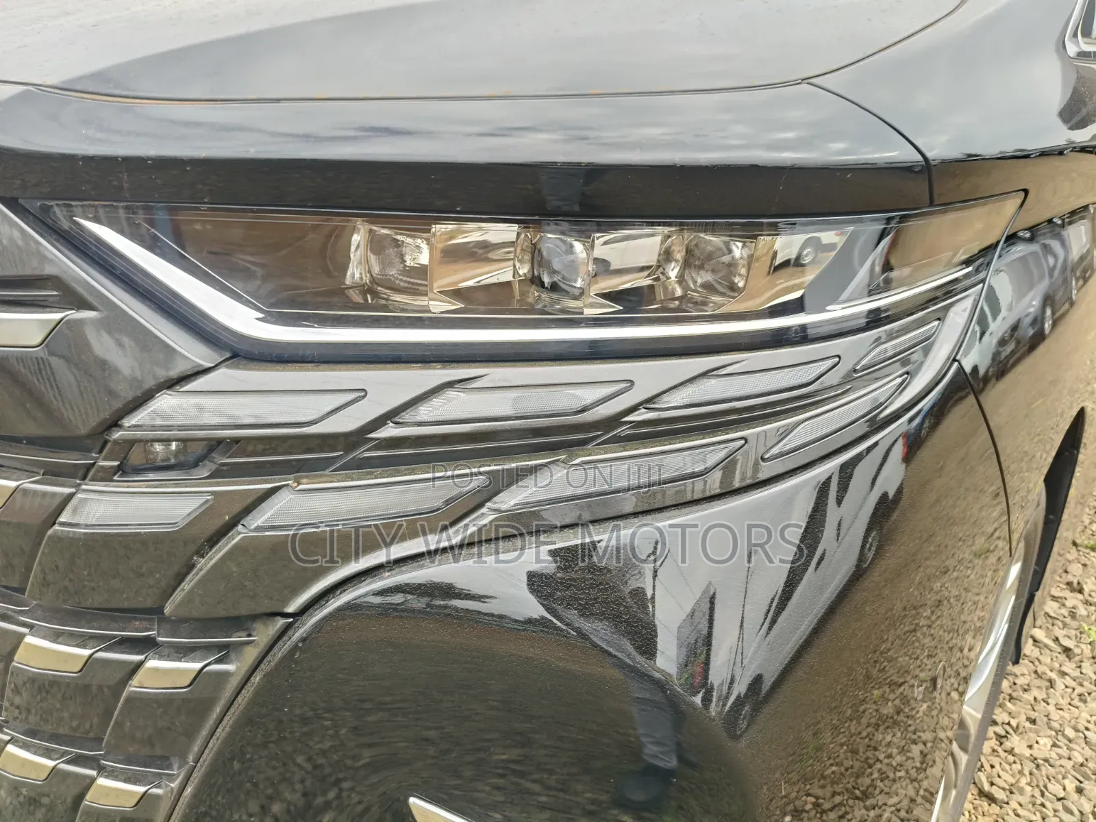 Toyota Vellfire 2025 Black