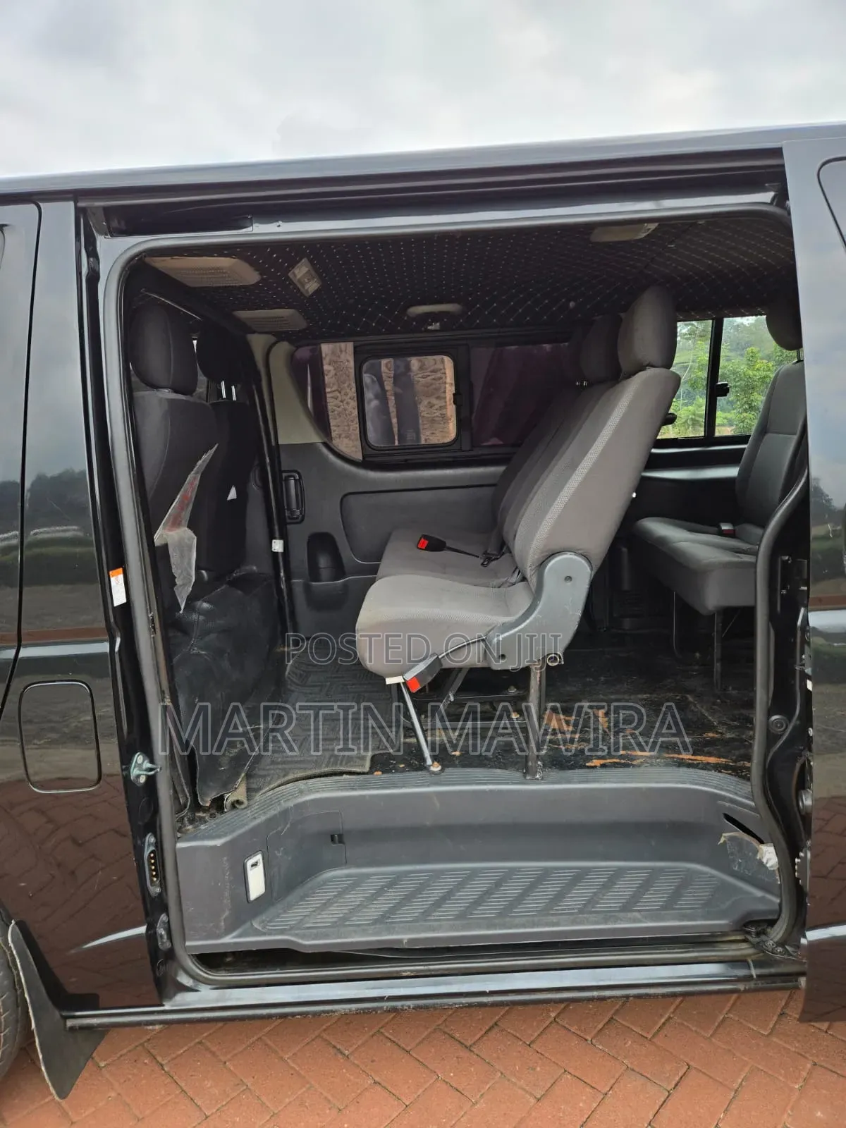 Toyota HiAce 2018 Black