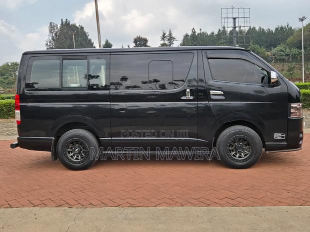 Toyota HiAce 2018 Black - thumbnail 5