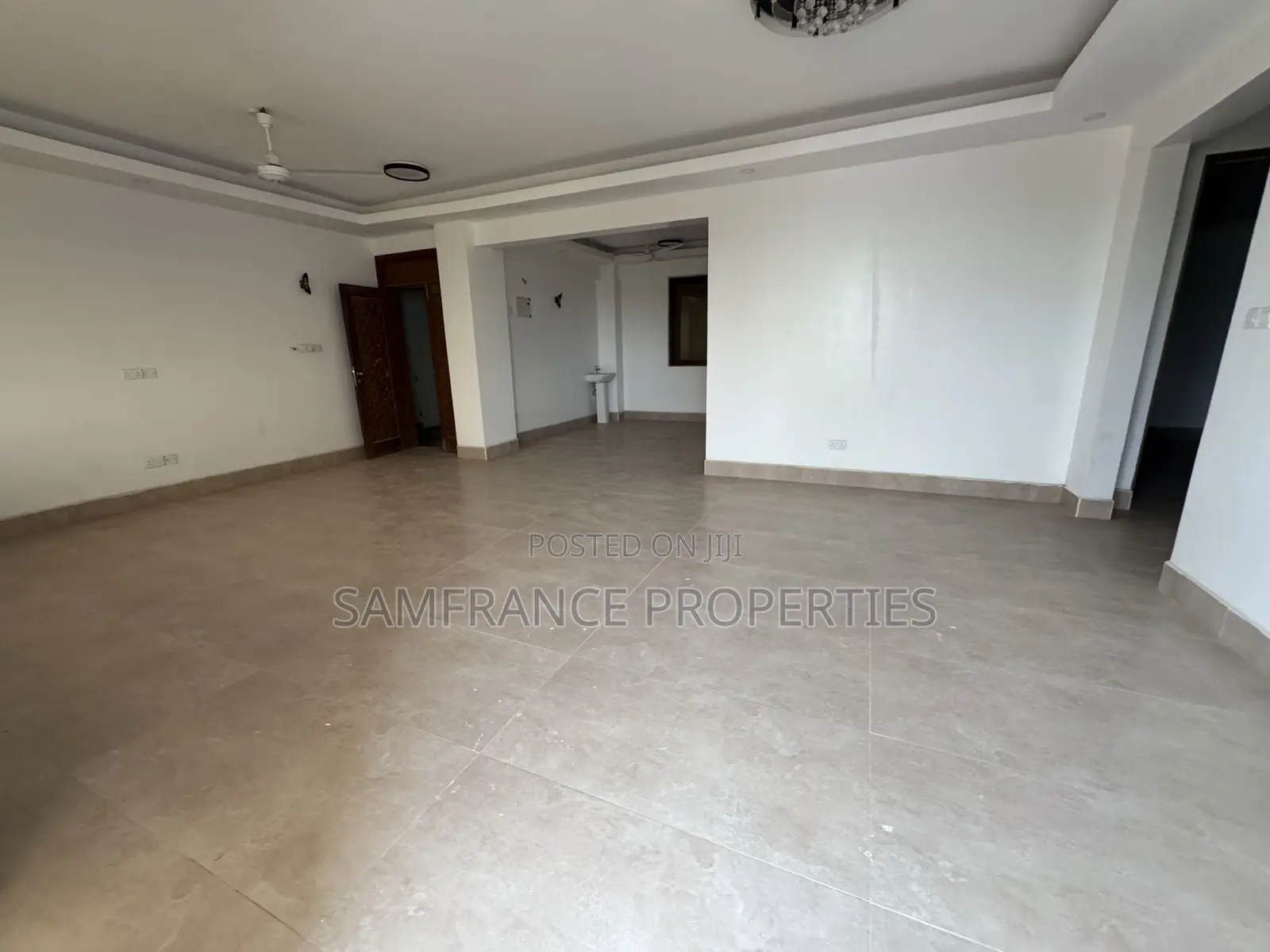 4bdrm Apartment in Kizingo for sale