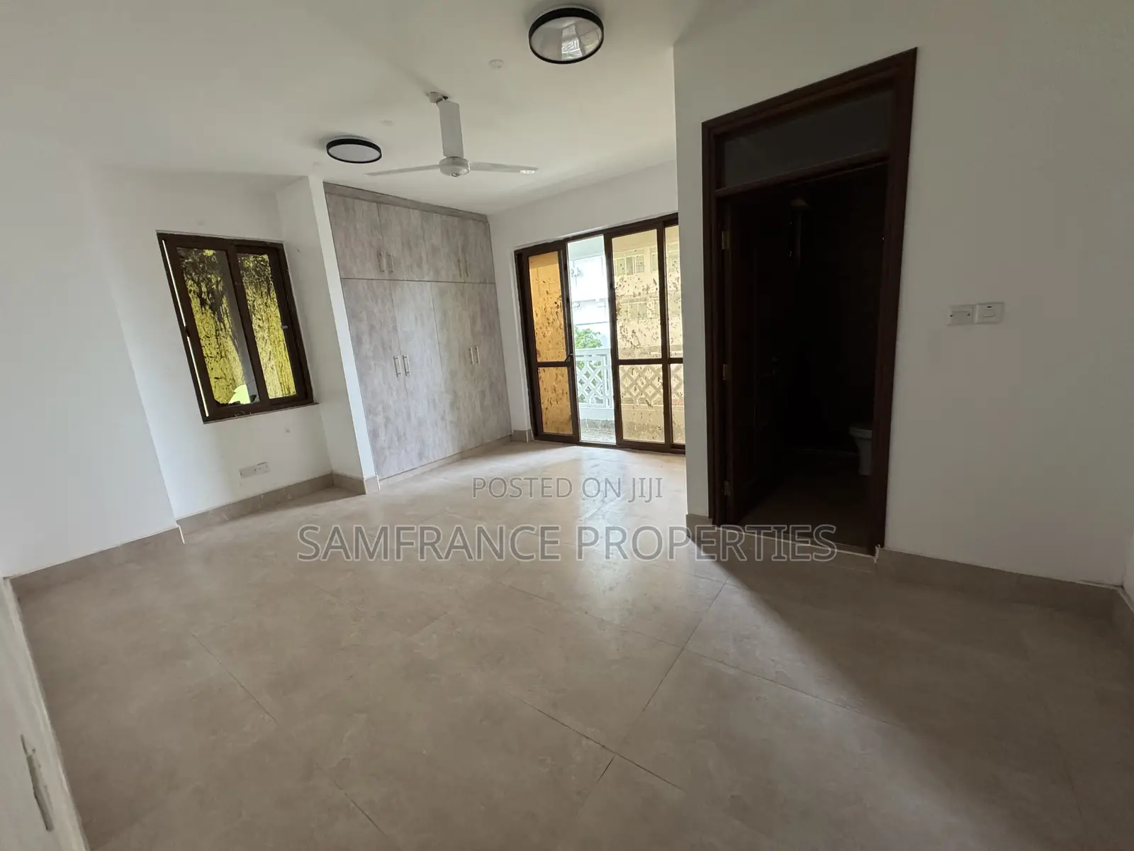4bdrm Apartment in Kizingo for sale