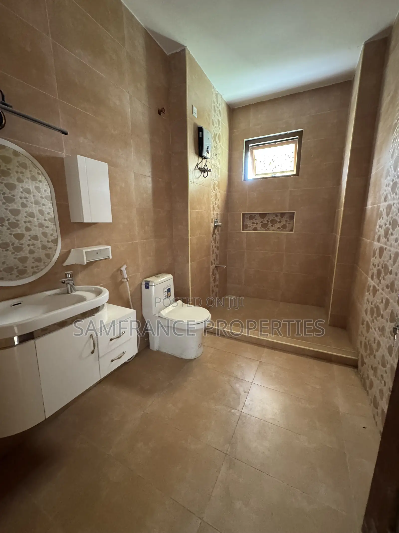 4bdrm Apartment in Kizingo for sale