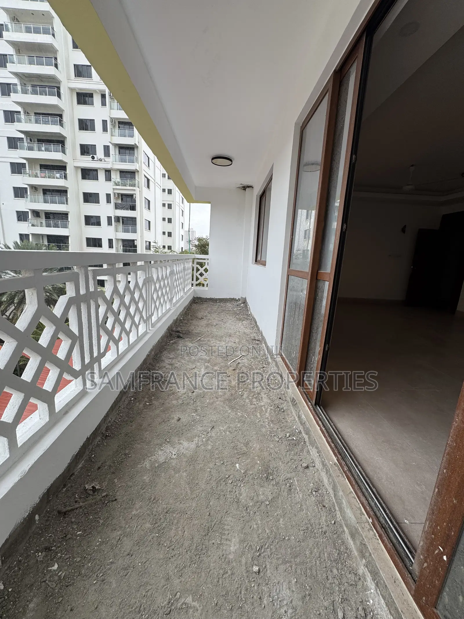 4bdrm Apartment in Kizingo for sale