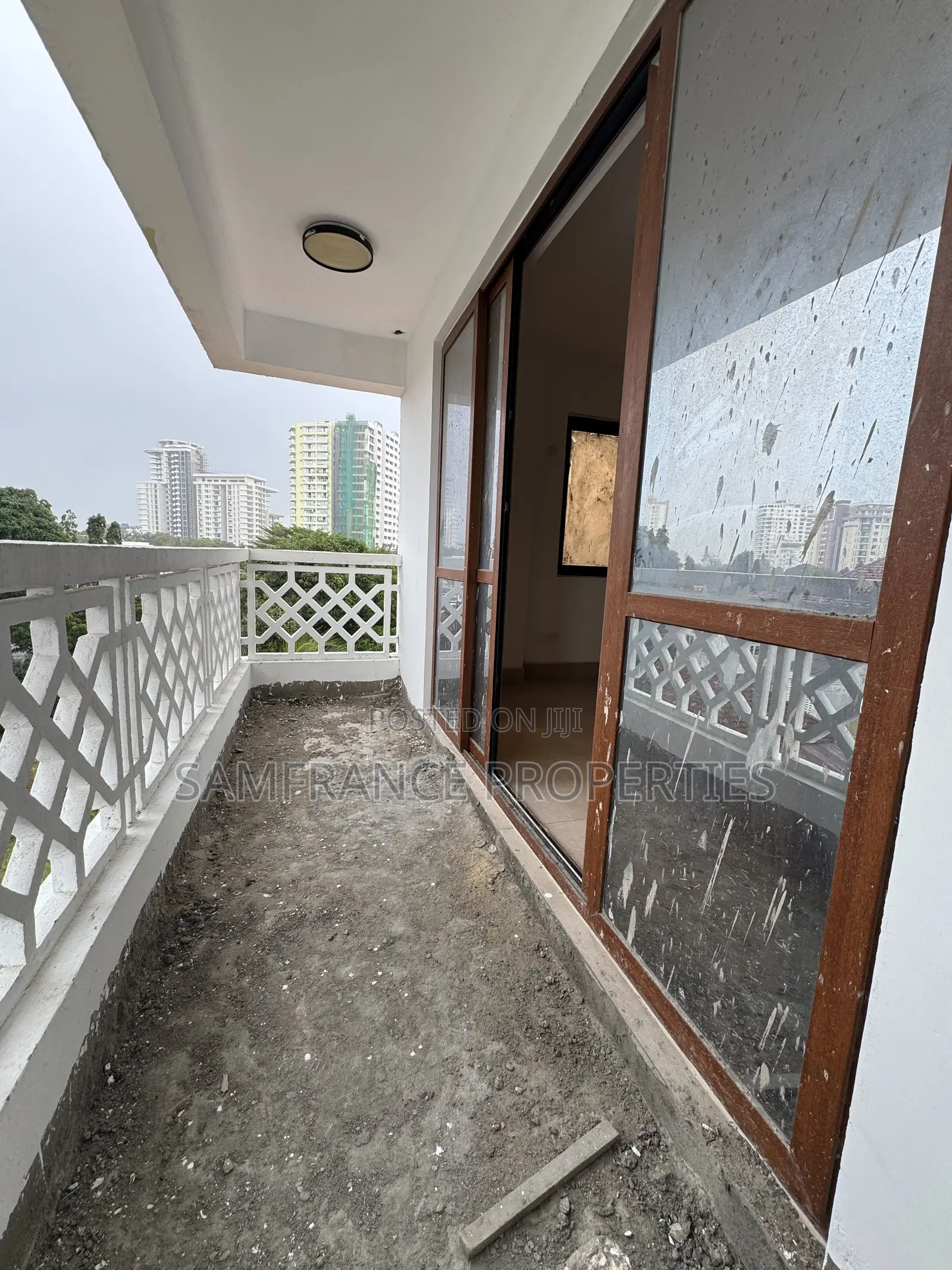 4bdrm Apartment in Kizingo for sale