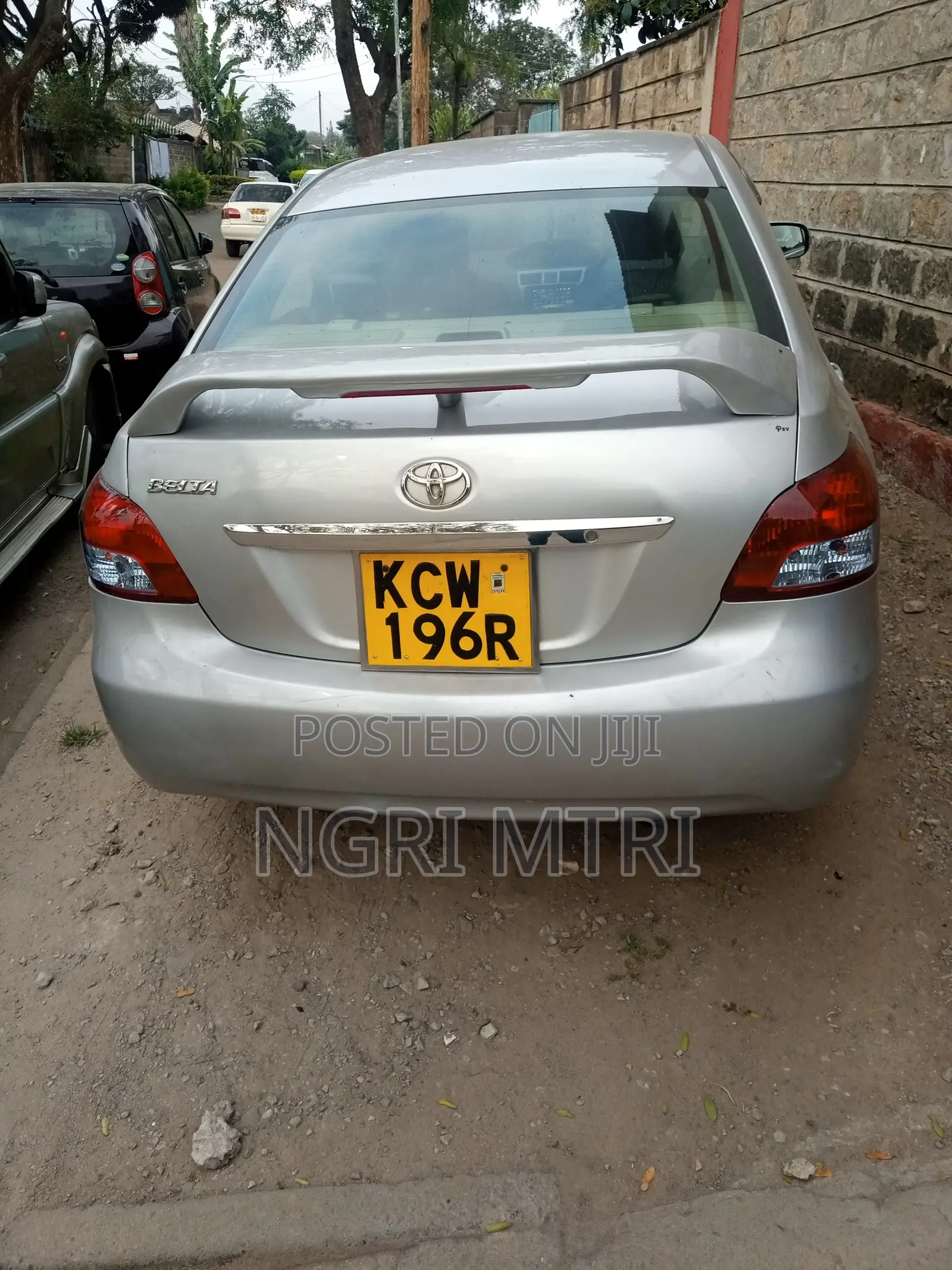 Toyota Belta 2012 Silver