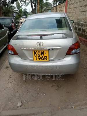 Toyota Belta 2012 Silver