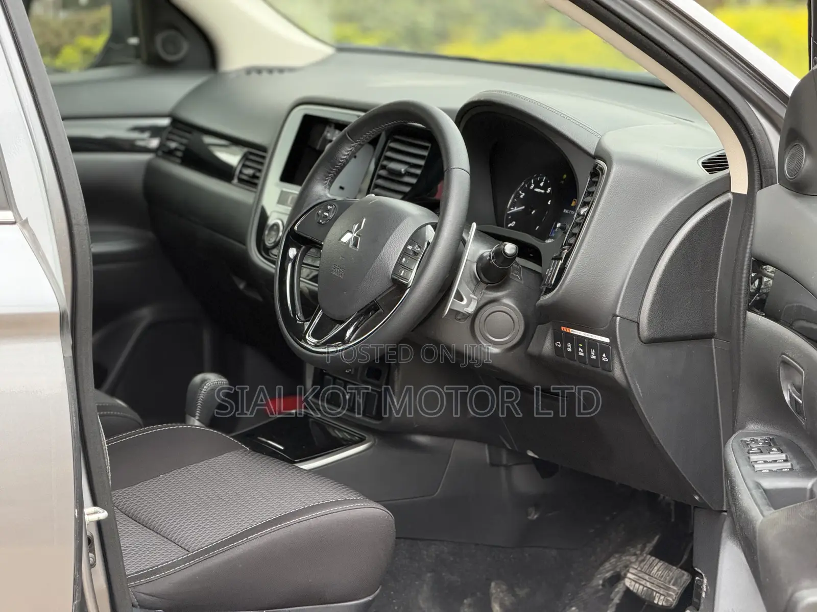 Mitsubishi Outlander 2.0 PHEV AWD 2019 Gray