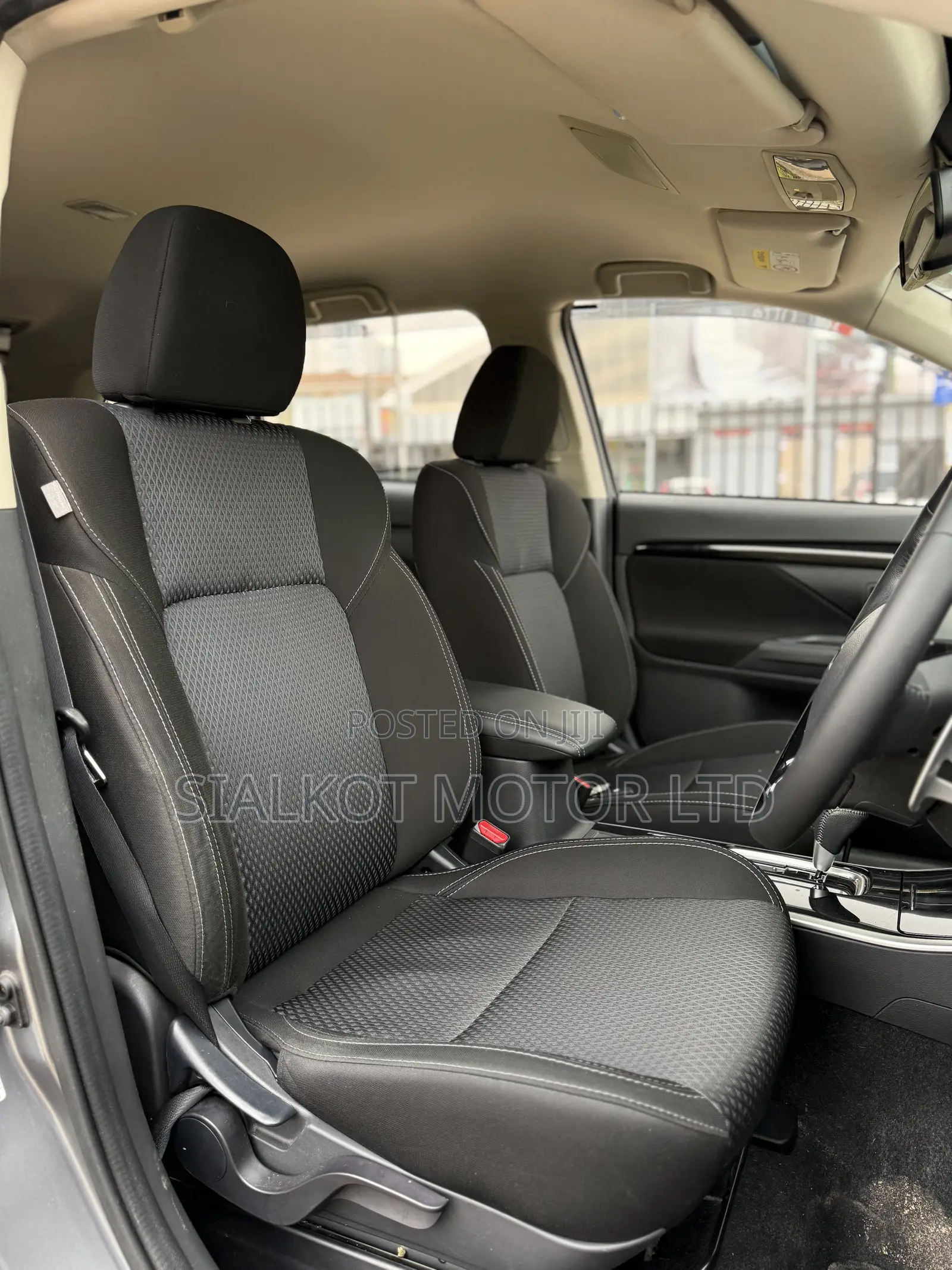 Mitsubishi Outlander 2.0 PHEV AWD 2019 Gray
