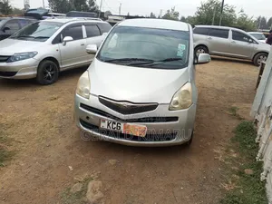 Toyota Ractis 2010 Silver