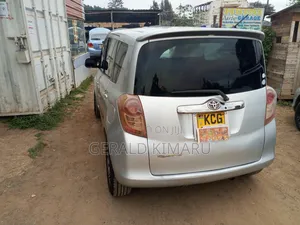 Toyota Ractis 2010 Silver