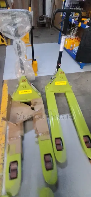 Titan Pallet Truck – Heavy-Duty Material Handling Equipment