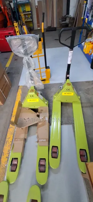 Titan Hydraulic Pallet Truck