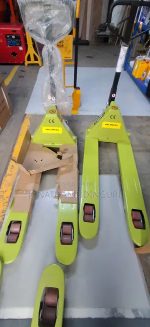 Titan Heavy-Duty Pallet Truck