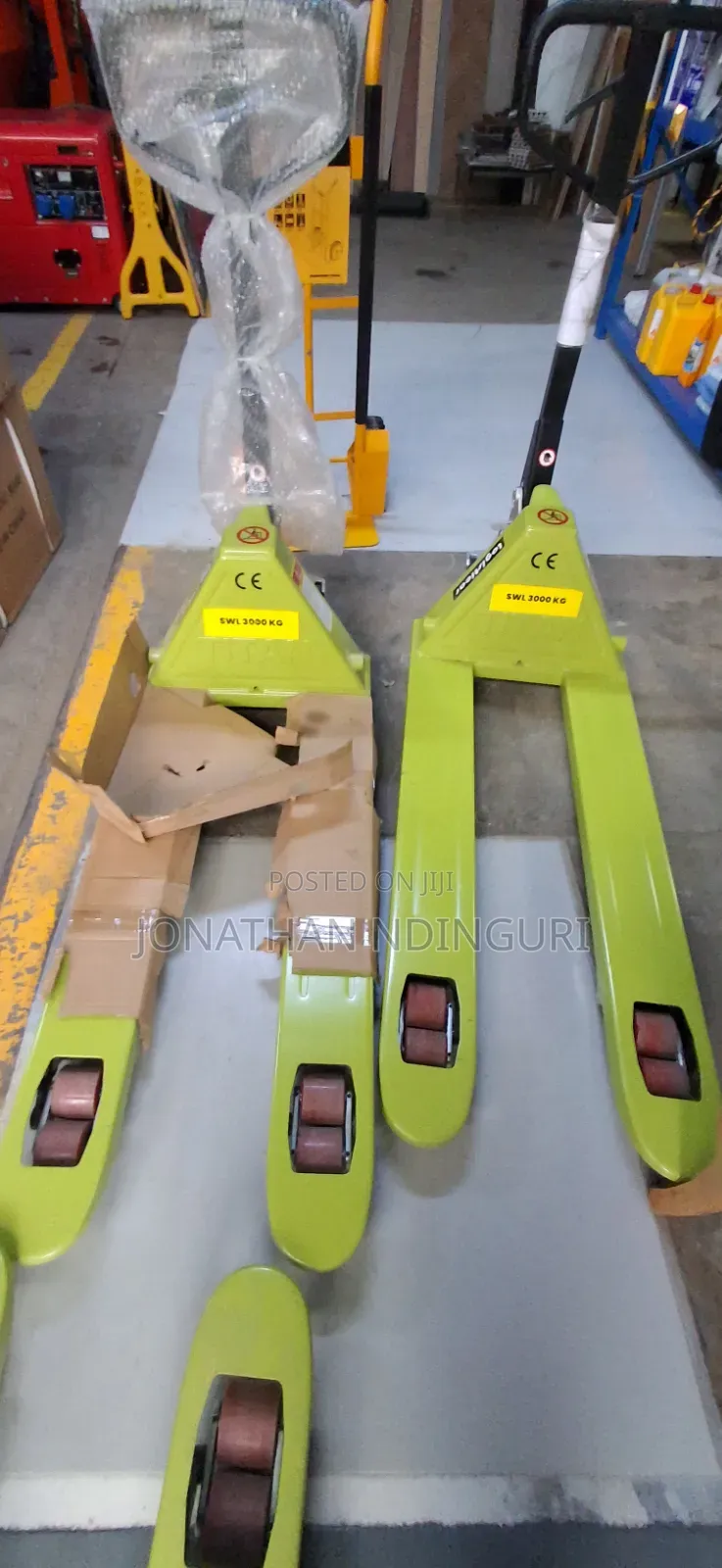 Titan Heavy-Duty Pallet Truck