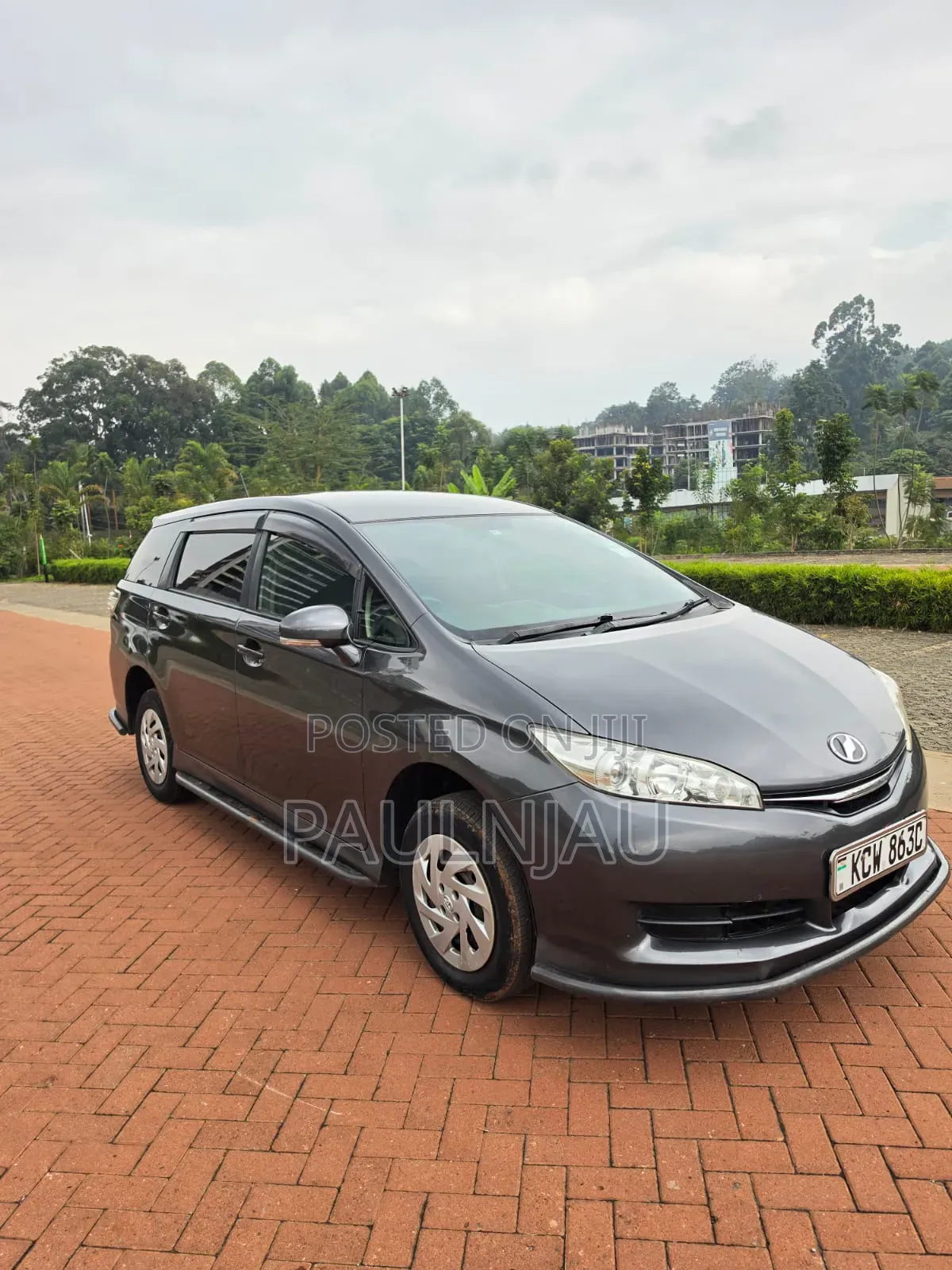 Toyota Wish 2013