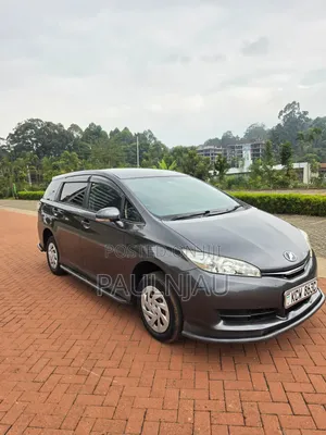 Toyota Wish 2013