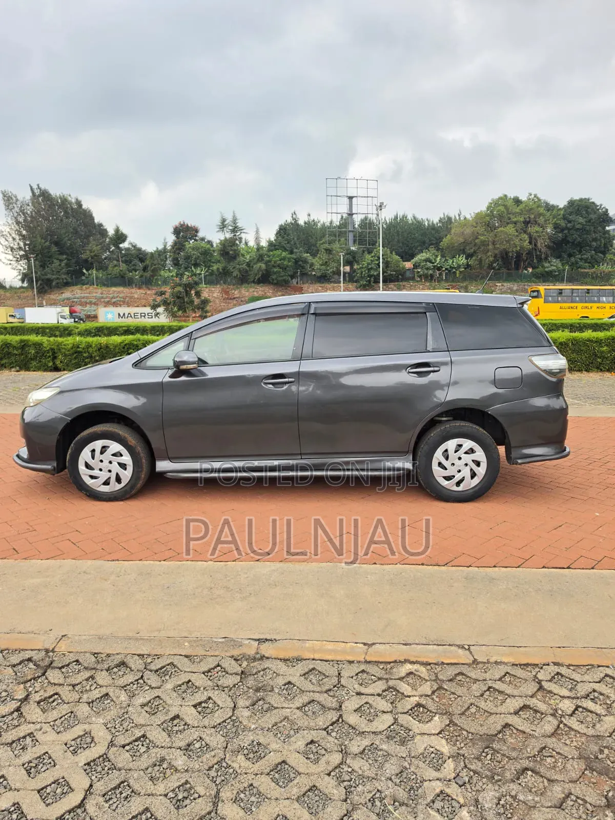 Toyota Wish 2013