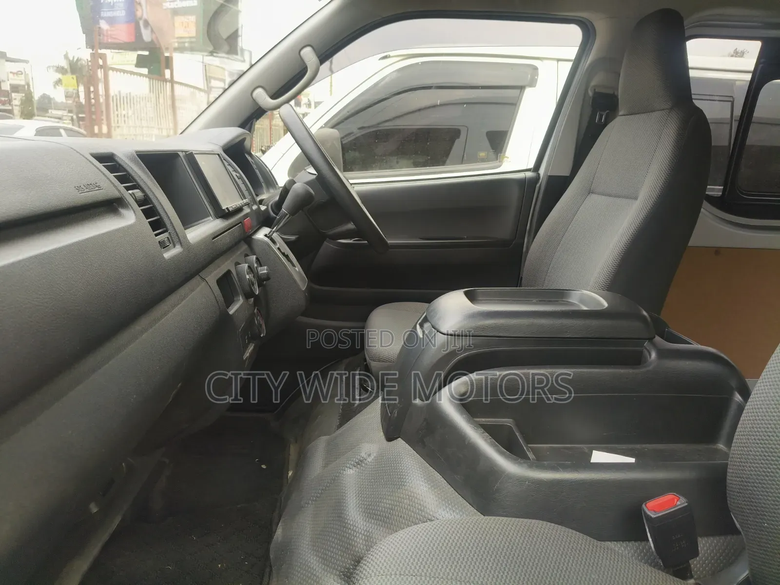 Toyota HiAce 2019 Silver
