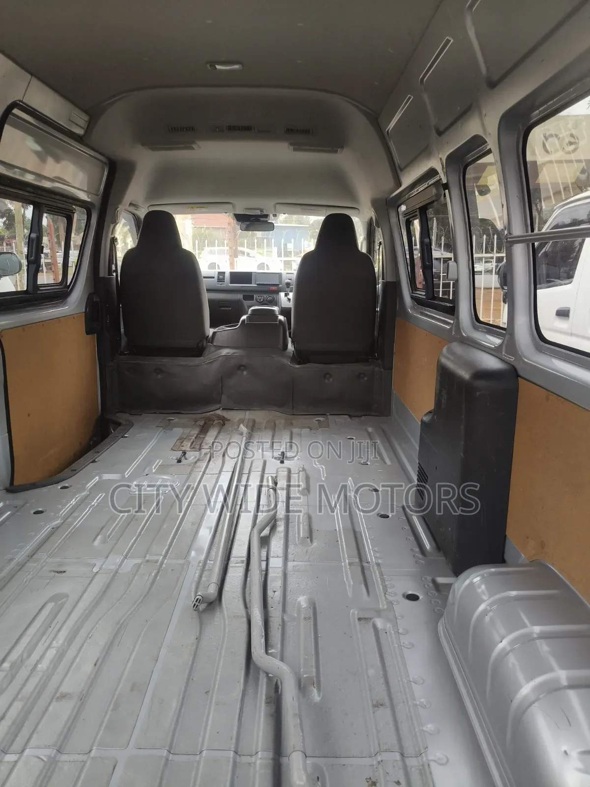 Toyota HiAce 2019 Silver
