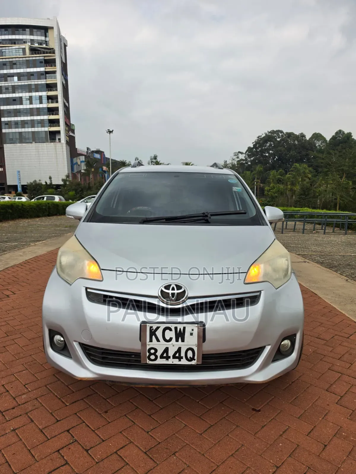 Toyota Ractis 2013