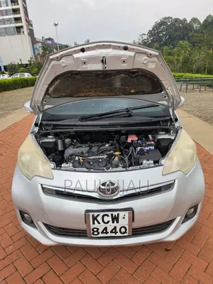 Toyota Ractis 2013