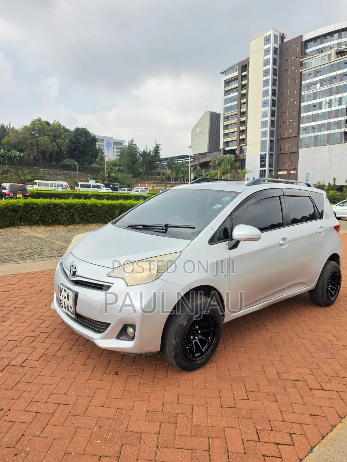 Toyota Ractis 2013