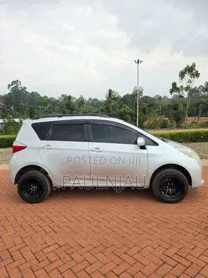 Toyota Ractis 2013