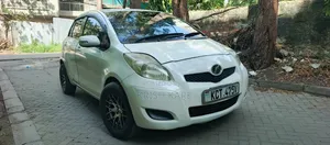 Toyota Vitz 2011 White