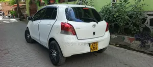 Toyota Vitz 2011 White