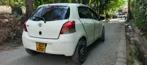 Toyota Vitz 2011 White