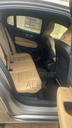 Volvo S60 T4 Momentum 2019 Beige
