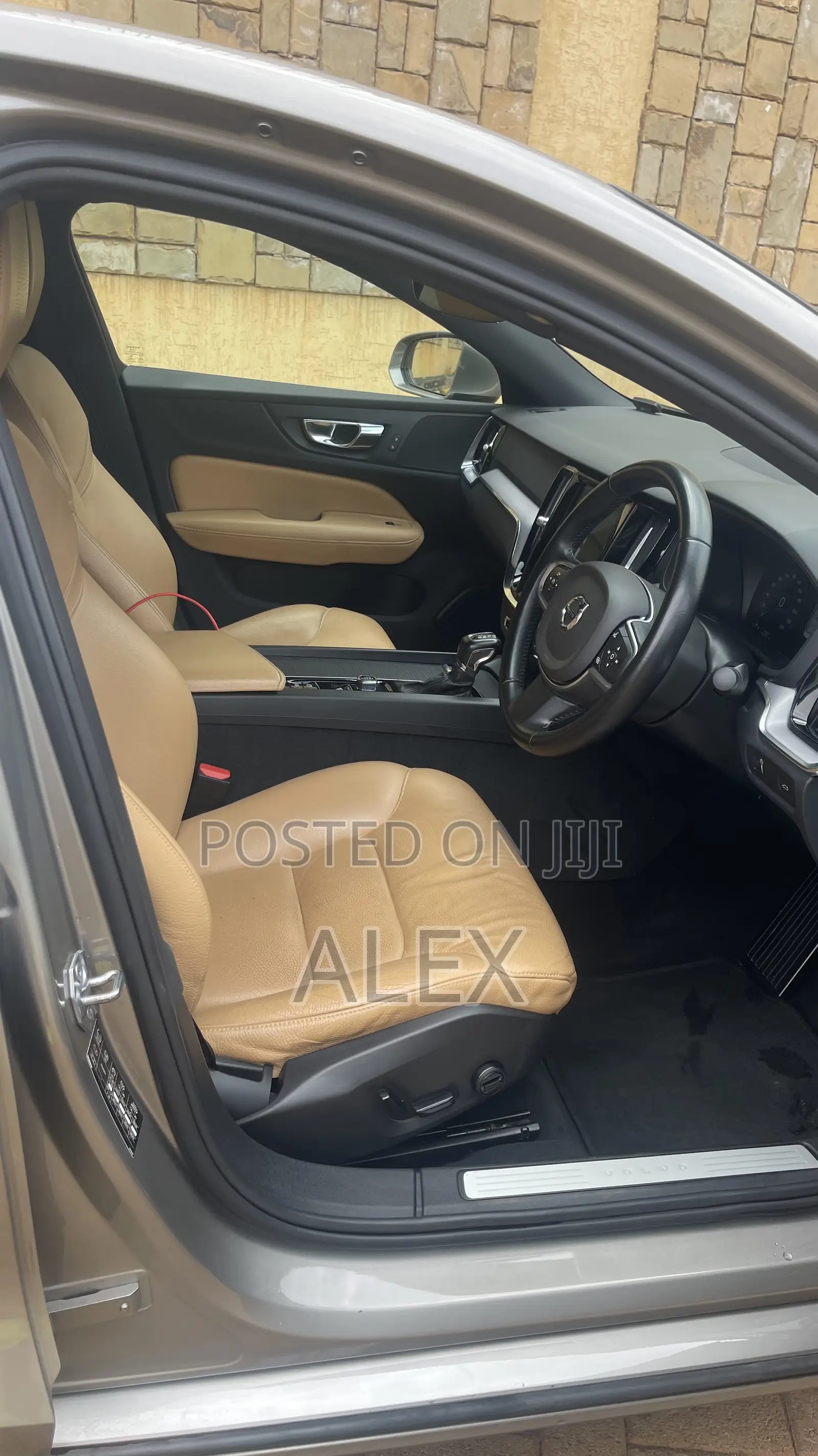 Volvo S60 T4 Momentum 2019 Beige