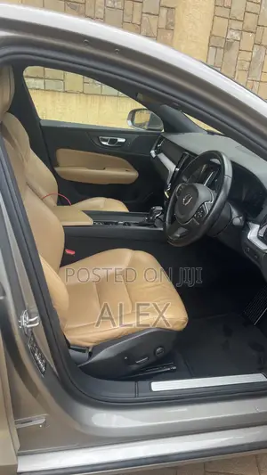 Volvo S60 T4 Momentum 2019 Beige
