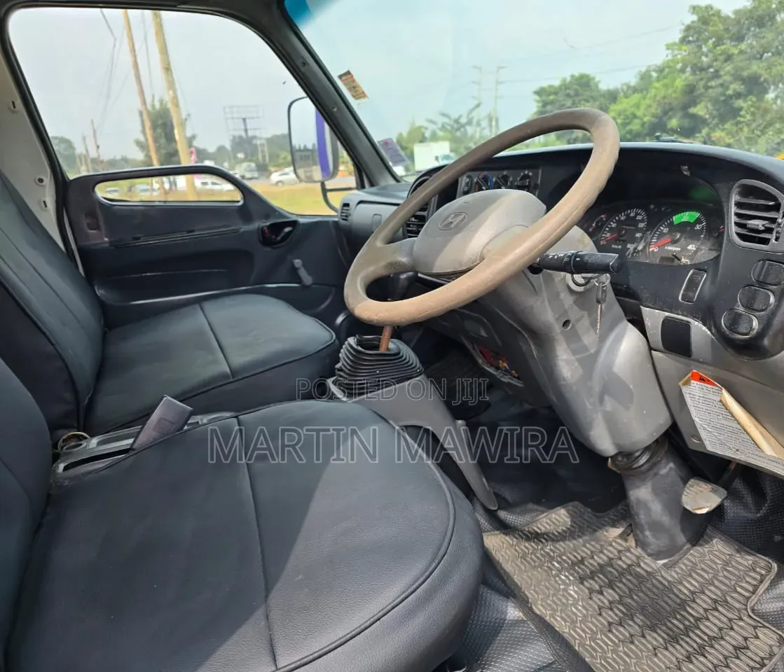 Hyundai Hd72