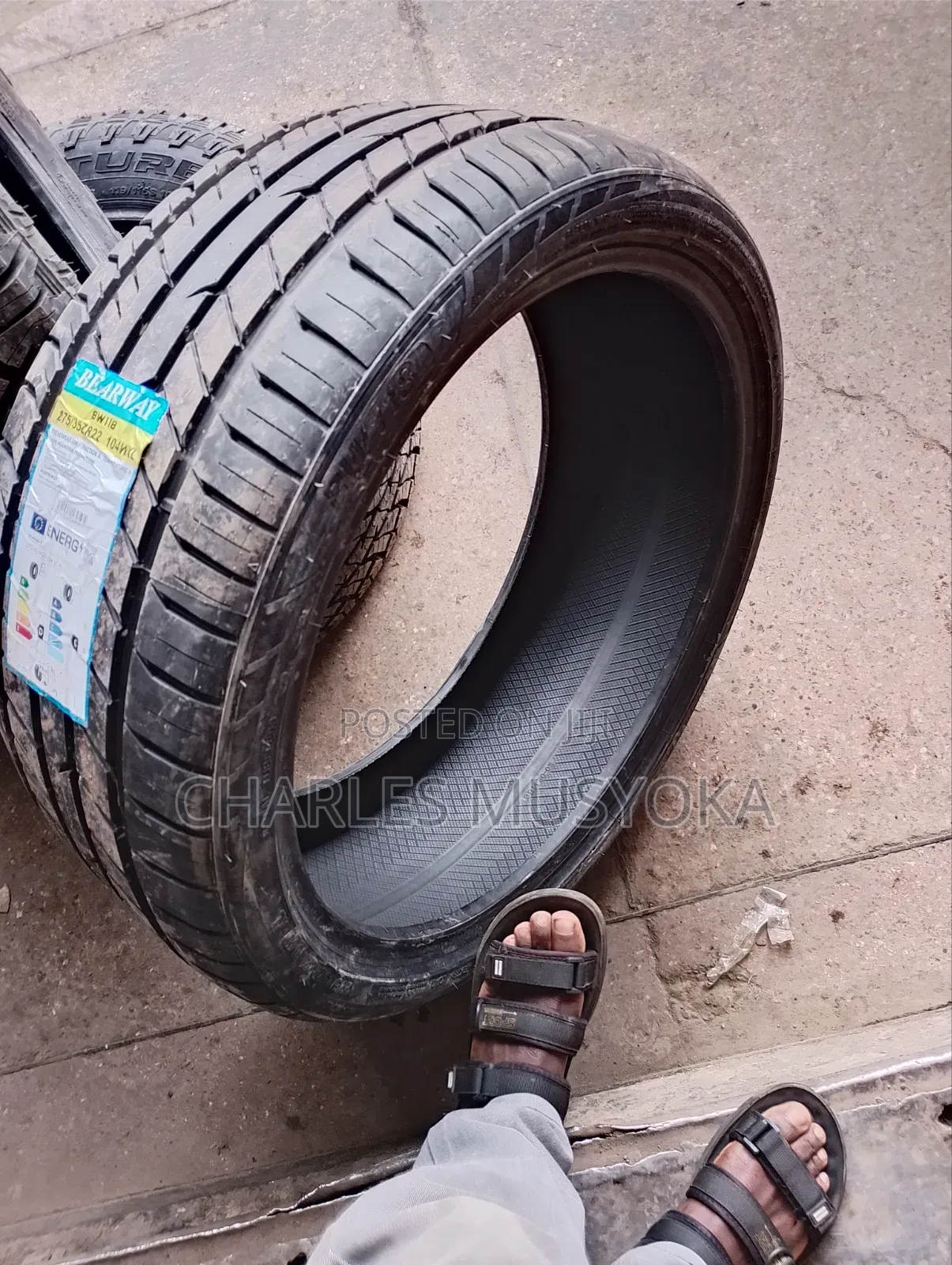275/35 R 22 Bearway Tyres