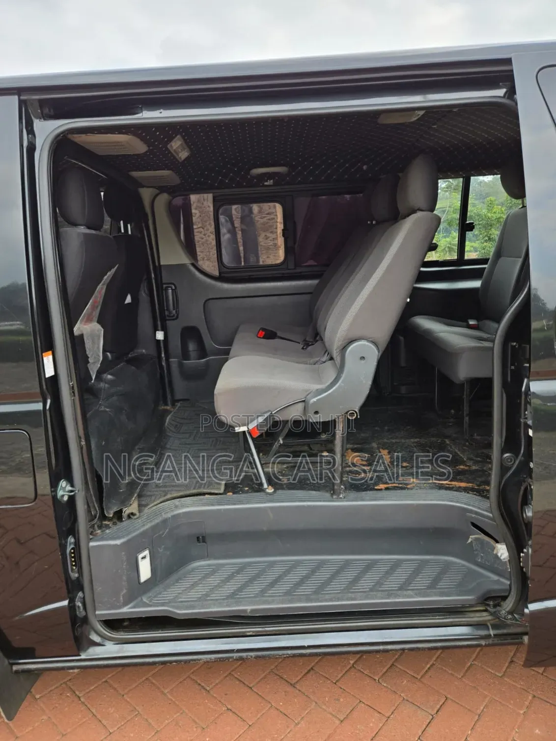 Toyota HiAce 2018 Black
