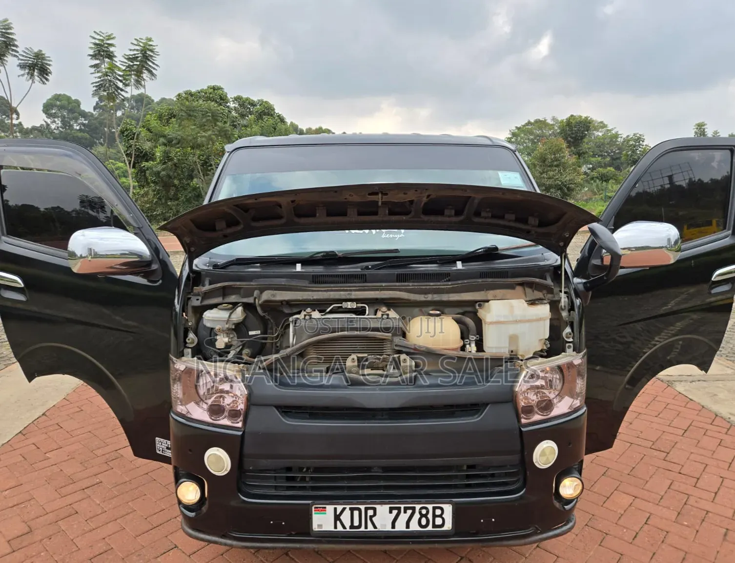 Toyota HiAce 2018 Black