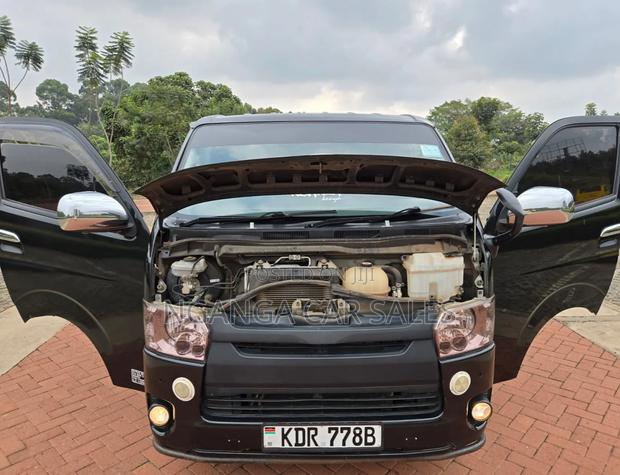 Toyota HiAce 2018 Black - thumbnail 13