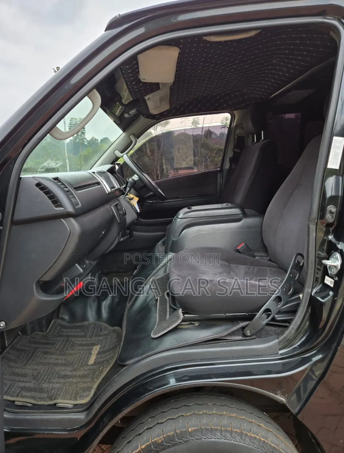 Toyota HiAce 2018 Black