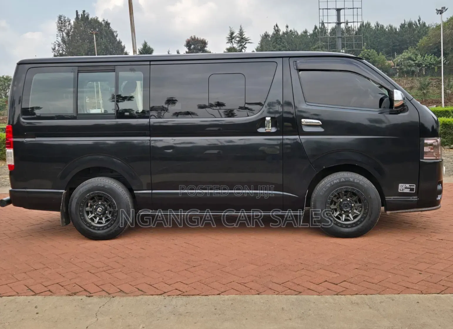 Toyota HiAce 2018 Black
