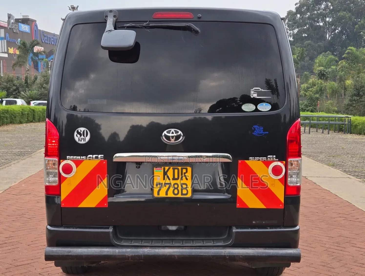 Toyota HiAce 2018 Black