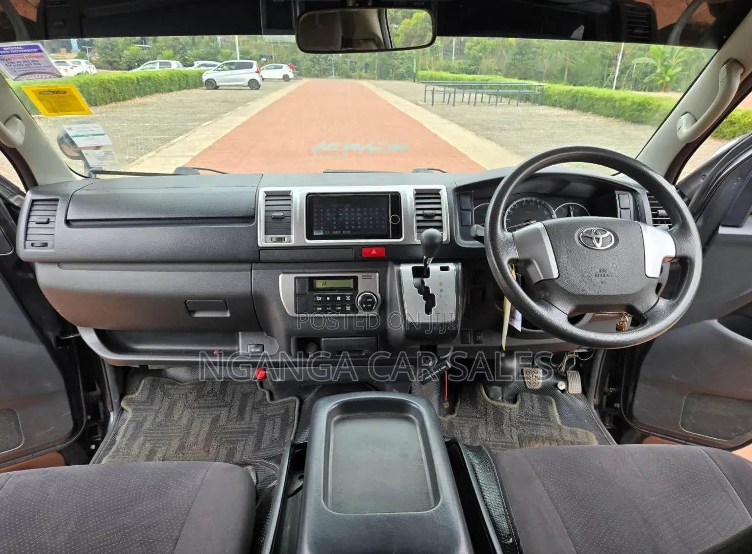 Toyota HiAce 2018 Black
