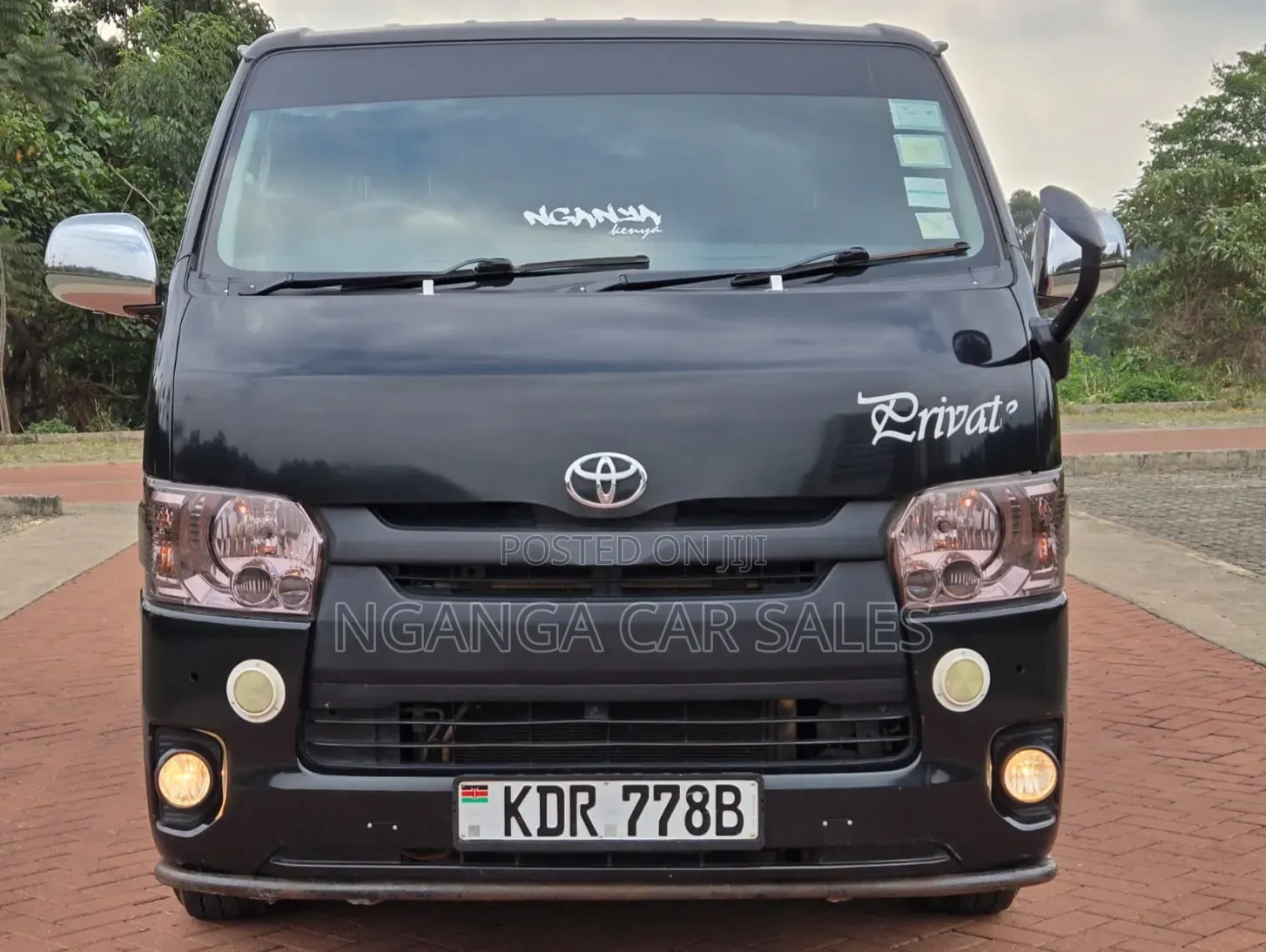 Toyota HiAce 2018 Black