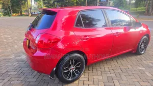 Toyota Auris 2007 Red