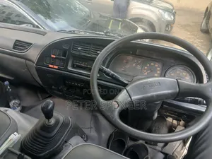 Isuzu FRR,