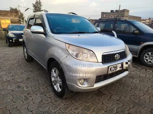 Toyota Rush 2014 Silver