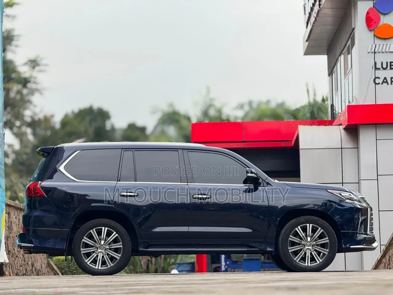 Lexus LX 2016 Blue